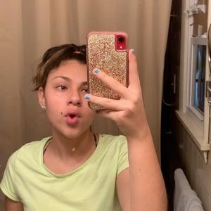 Meet your Posher, Mia